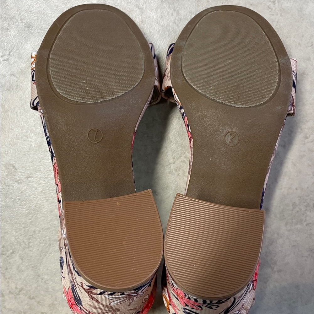 Serra Floral Block Heel Sandals Memory Foam Ankle Strap Heel Size 7 - Picture 9 of 9